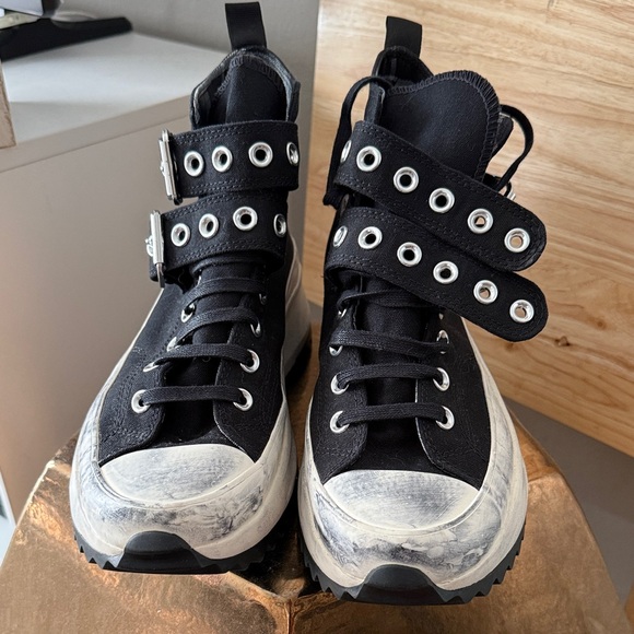 LIKE NEW Converse Black and White Run Star Punk - Picture 2 of 7